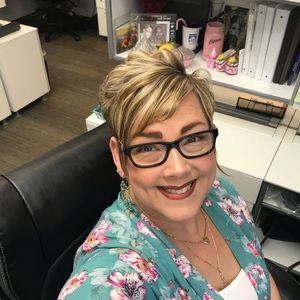 Meet your Posher, Pamela